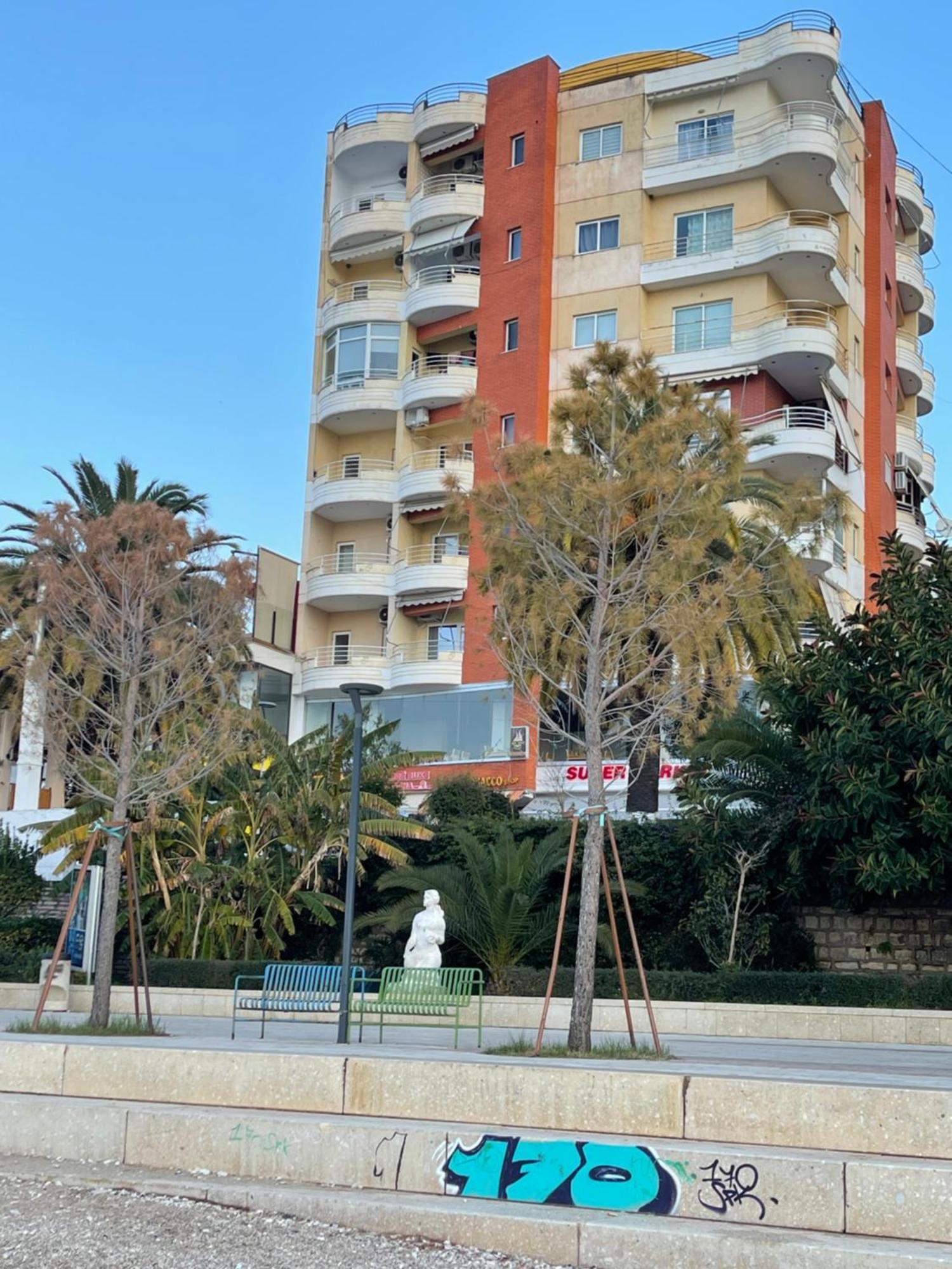 Caramel Sun Studios Apts Sarandë Exterior foto